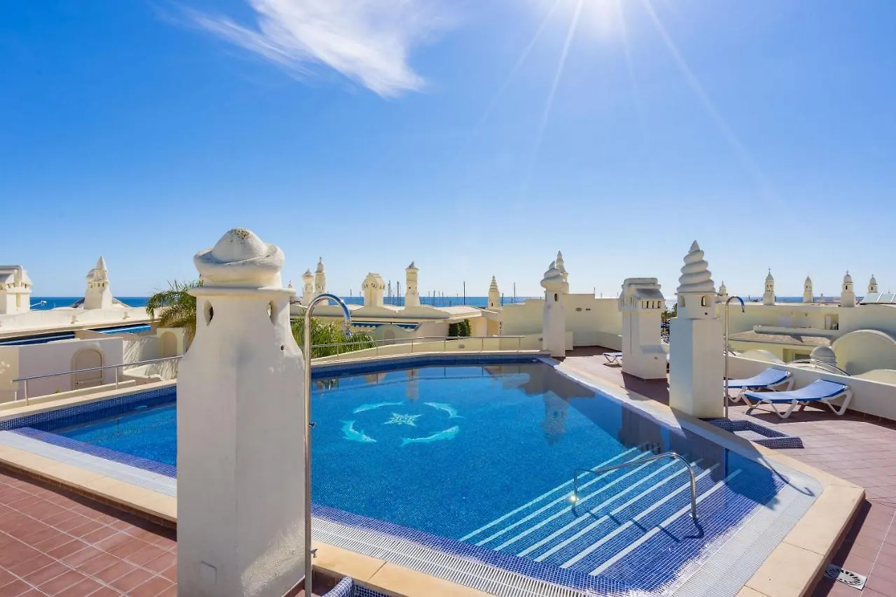 Malaga Puerto Benalmadena: Seaside Apartment with Pool and Marina Views